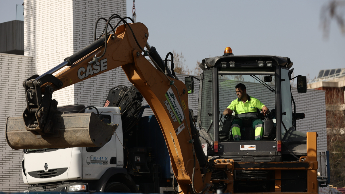 Uno de cada diez inmigrantes con residencia legal en España tiene la autorización por arraigo