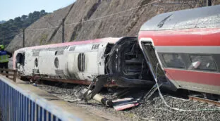 Renfe achaca a Iryo la teoría errónea de que el choque fue a los 20 segundos de descarrilar