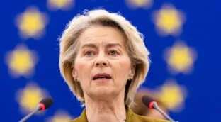 Von der Leyen defiende que las sanciones a Irán «debilitan» y «empujan a que el régimen» finalice