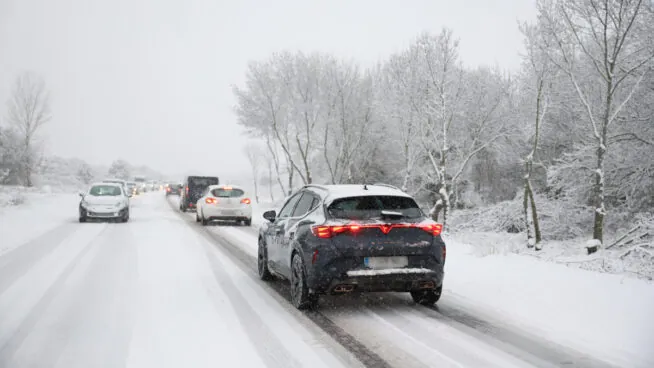 Aena activa su plan de actuaciones invernales en el aeropuerto de Madrid-Barajas por la nieve