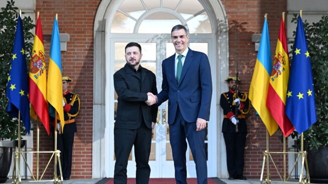 Sánchez promete ahora tropas a Ucrania pese a dejarla sin ayuda militar en 2025