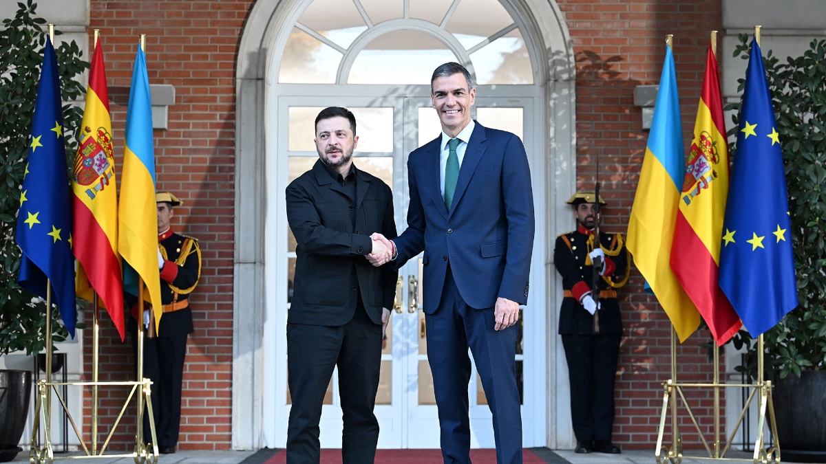 Sánchez promete ahora tropas a Ucrania pese a dejarla sin ayuda militar en 2025