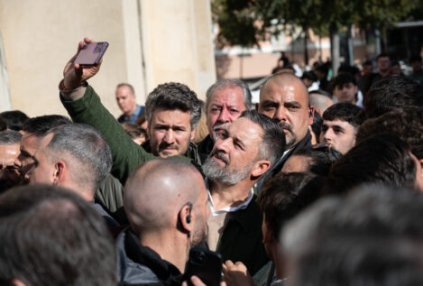 La furgoneta de Abascal pone rumbo a Aragón: liderará la campaña como en Extremadura