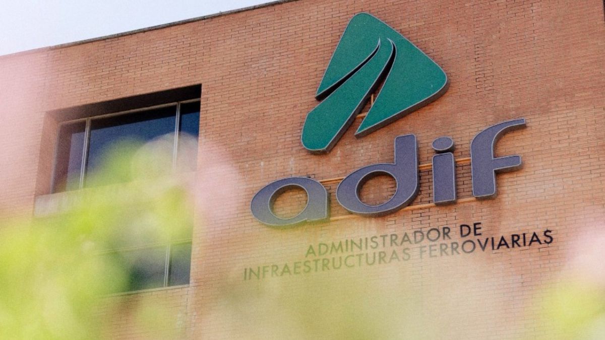 ADIF tiene en Andalucía 58 viviendas okupadas y más de doscientas vacías