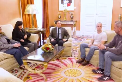 Albares se reúne con cuatro de los seis presos españoles repatriados desde Venezuela