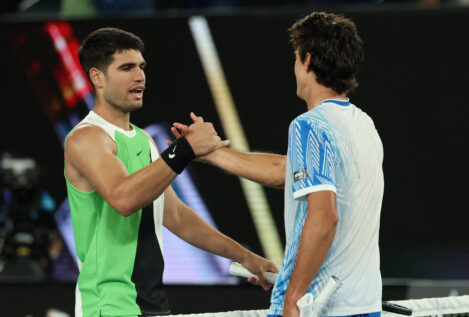 Alcaraz regresa con una sólida victoria frente a Walton en su debut en Australia