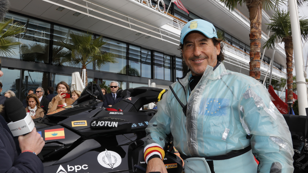 Álvaro, el hermano piloto de Marichalar que protesta contra Sánchez y ostenta un Guinness