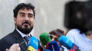 Dos eurodiputados ratifican ante el Supremo su querella contra Alvise por acoso