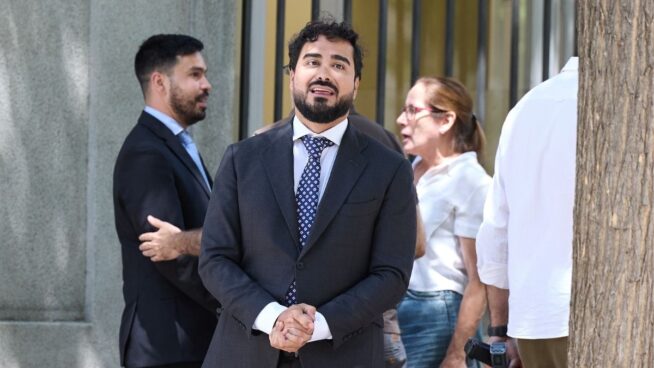 El Supremo cita a Alvise el día 26 por acosar a dos eurodiputados que fueron en su lista