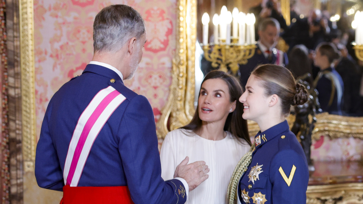 Felipe revalida su papel como asesor de Leonor y muestra su unión a Letizia en la Pascua Militar