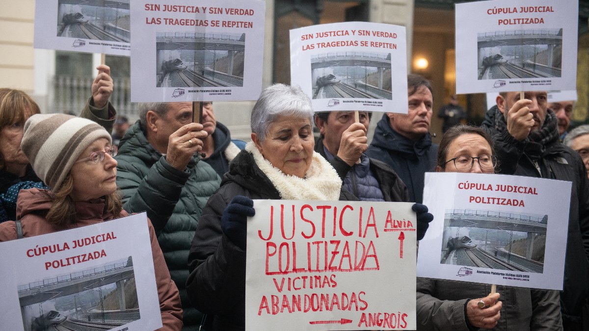 Las víctimas de Angrois irán al Constitucional para pedir la nulidad de la causa judicial
