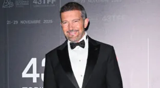 El acogedor salón de Antonio Banderas con unas vistas de ensueño a la Alcazaba de Málaga