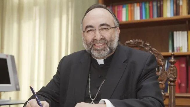 El arzobispo de Oviedo: el Gobierno usa los abusos en la Iglesia como «arma de distracción»