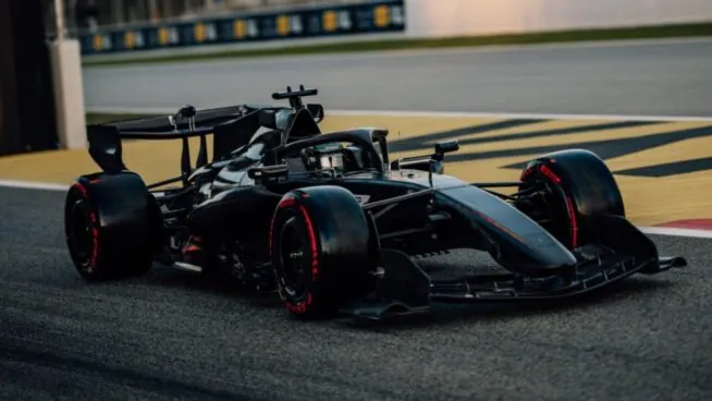 Aston Martin estrena el agresivo AMR26 en Montmeló: la primera creación de Adrian Newey