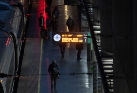 El Gobierno autoriza 97 millones para subir la velocidad del AVE Madrid-Barcelona a 350 km/h