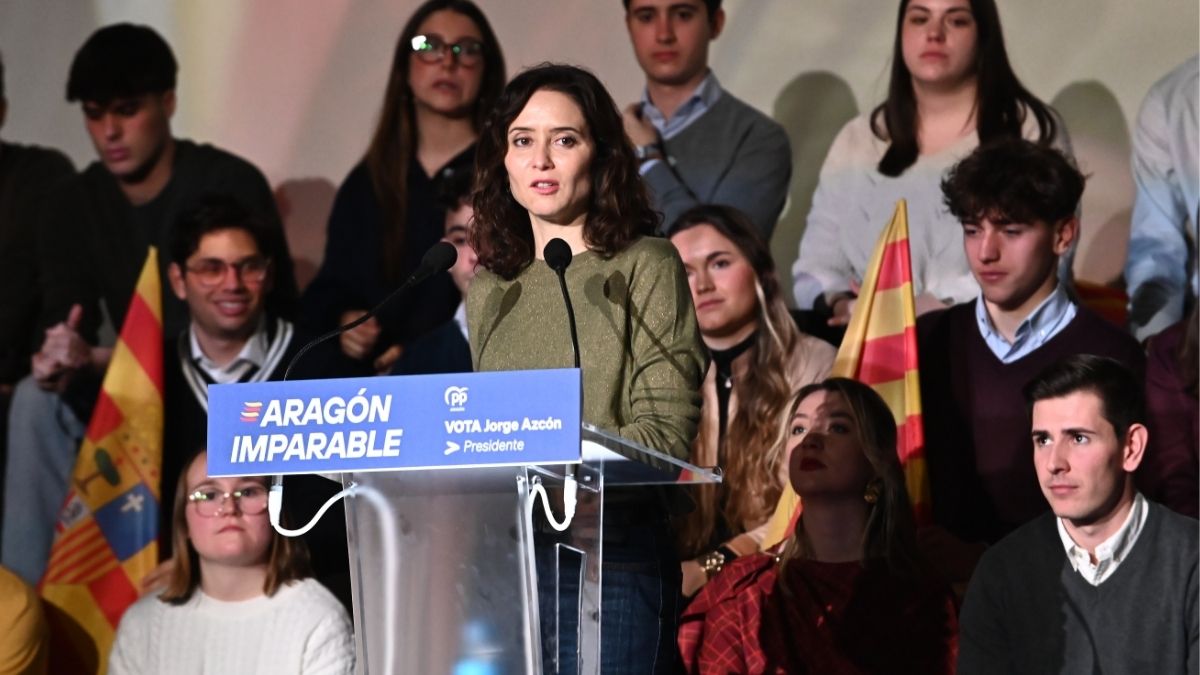 Ayuso pide la dimisión de Sánchez por la «situación catastrófica» de los trenes