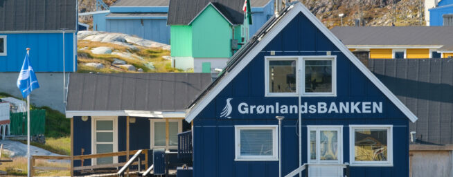 Los inversores descuentan la toma de Groenlandia: el único banco de la isla se dispara