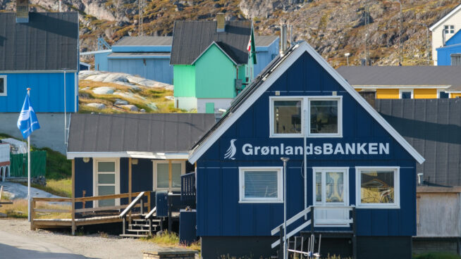Los inversores descuentan la toma de Groenlandia: el único banco de la isla se dispara