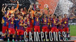 Raphinha brilla con un doblete y el Barça se corona campeón de la Supercopa de España