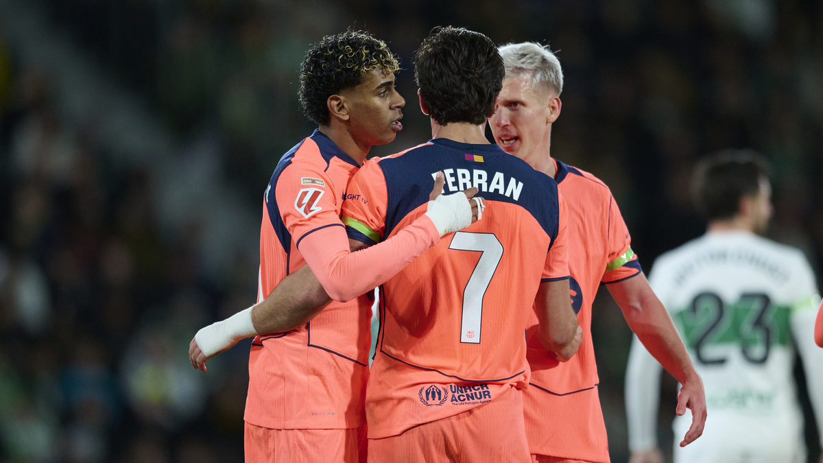 El Barça exhibe pegada en Elche para conservar el liderato de liga