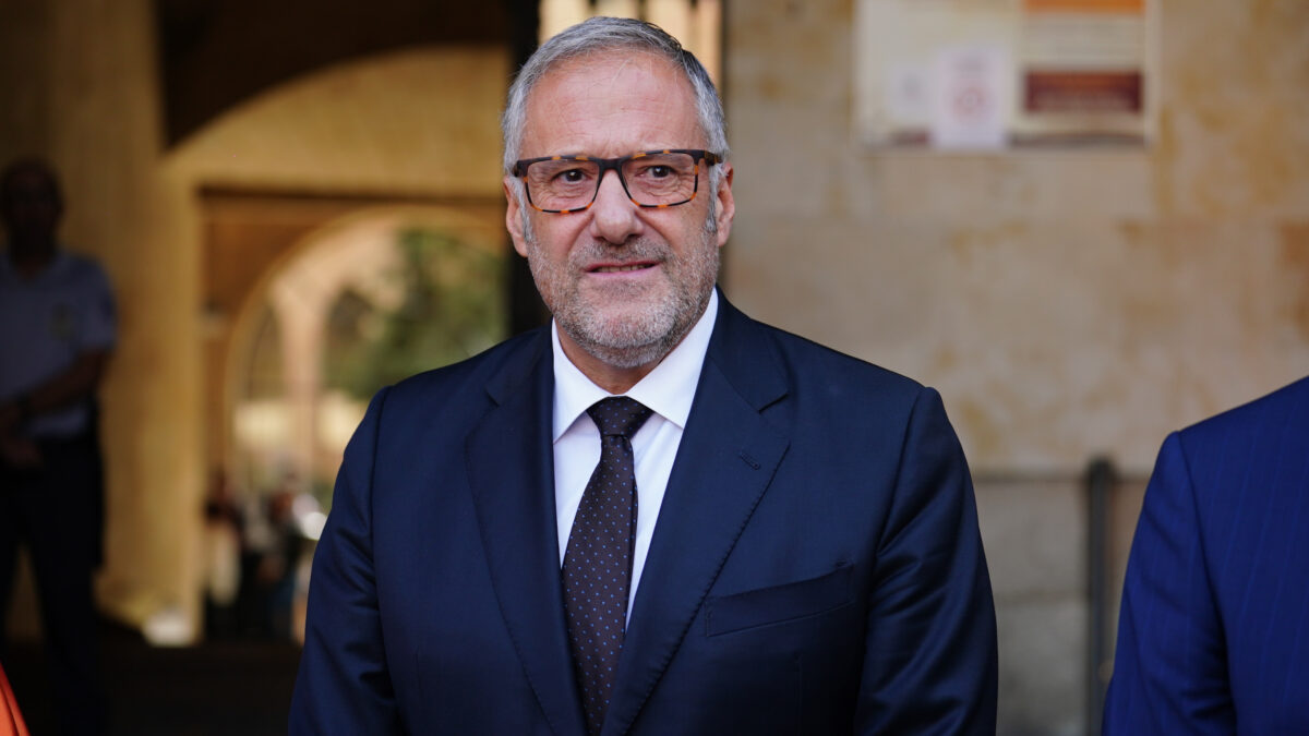 Vox apuesta por Carlos Pollán, expresidente de las Cortes, como candidato en Castilla y León