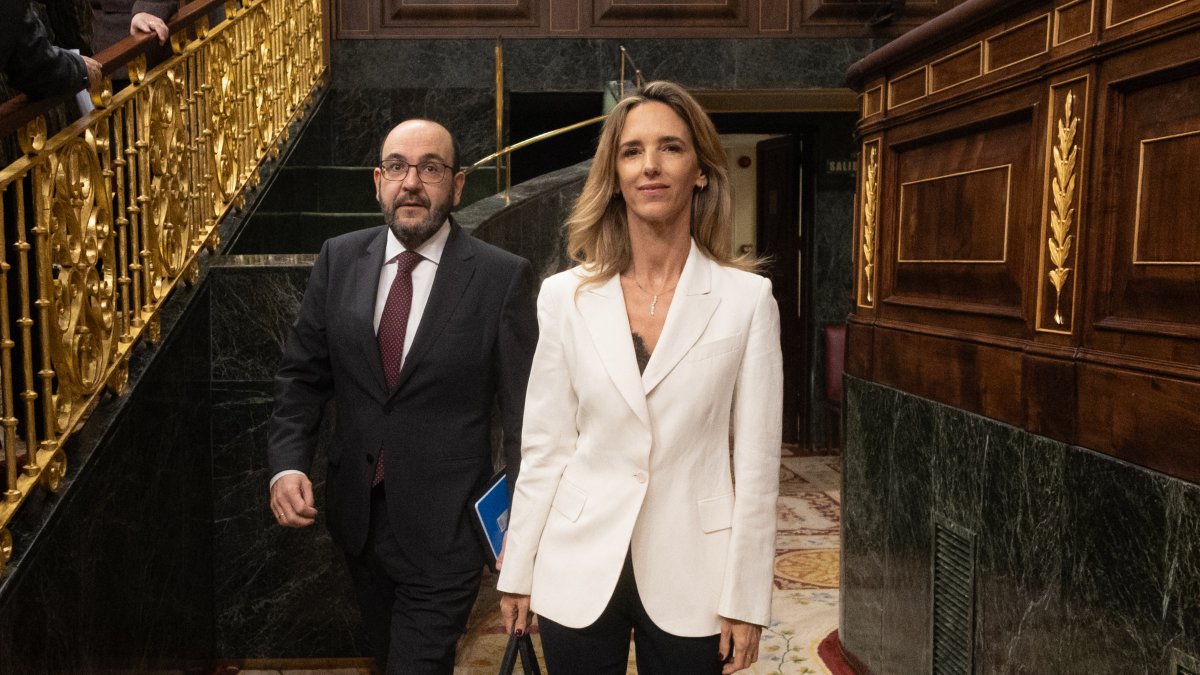 Álvarez de Toledo califica de «humillante» la actitud de Albares ante la «torturadora» Delcy