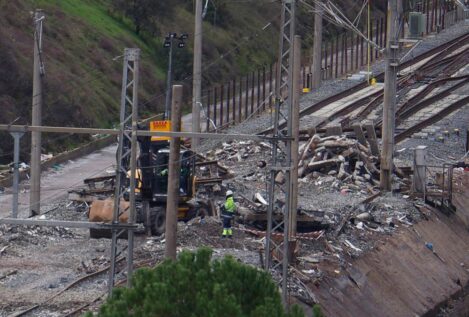 Comienzan los trabajos para retomar la línea de alta velocidad tras el accidente de Adamuz