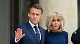 Condenan a hasta ocho meses de cárcel a los que dijeron que Brigitte Macron nació hombre