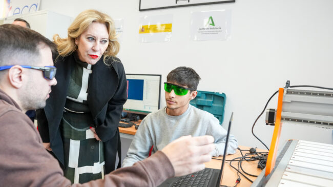 El éxito de la FP sitúa a Andalucía al nivel del País Vasco y reduce la tasa de ninis al mínimo