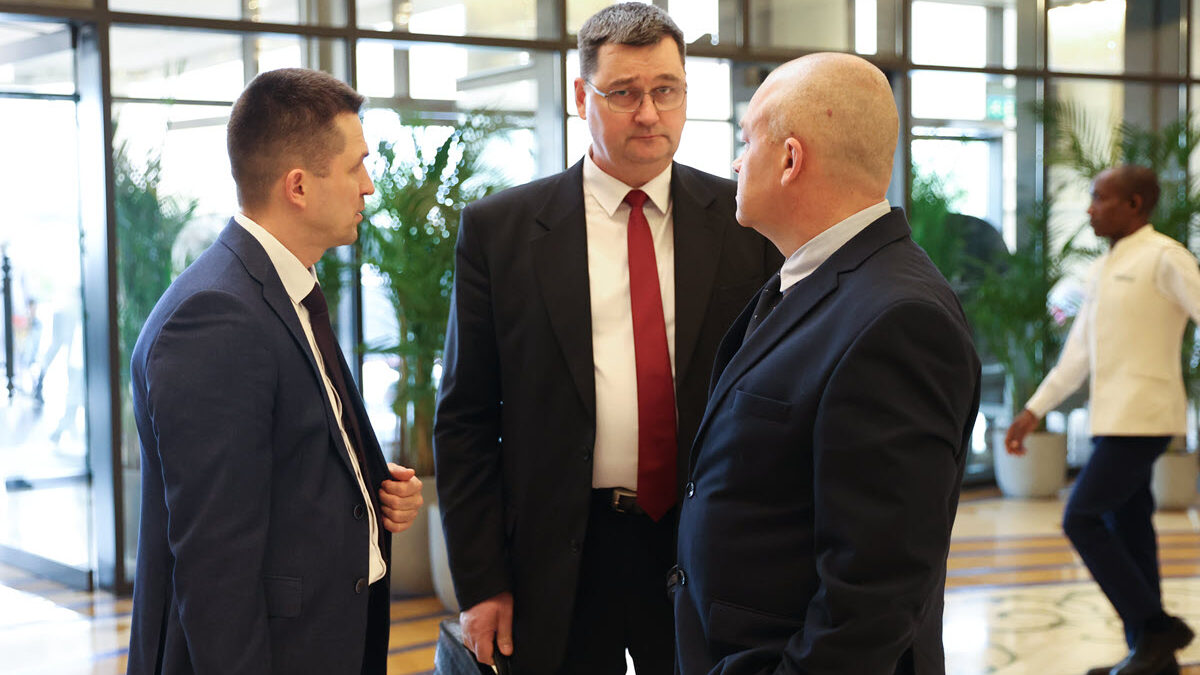 De Ginebra al golfo Pérsico: por qué la diplomacia de la paz está cambiando de capital