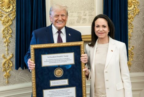 María Corina Machado entrega a Donald Trump su medalla del premio Nobel de la Paz