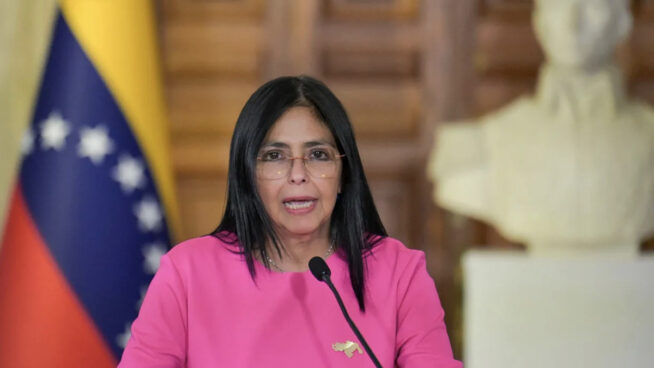 Delcy Rodríguez advierte a quienes la «amenacen»: «Mi destino lo decide Dios»