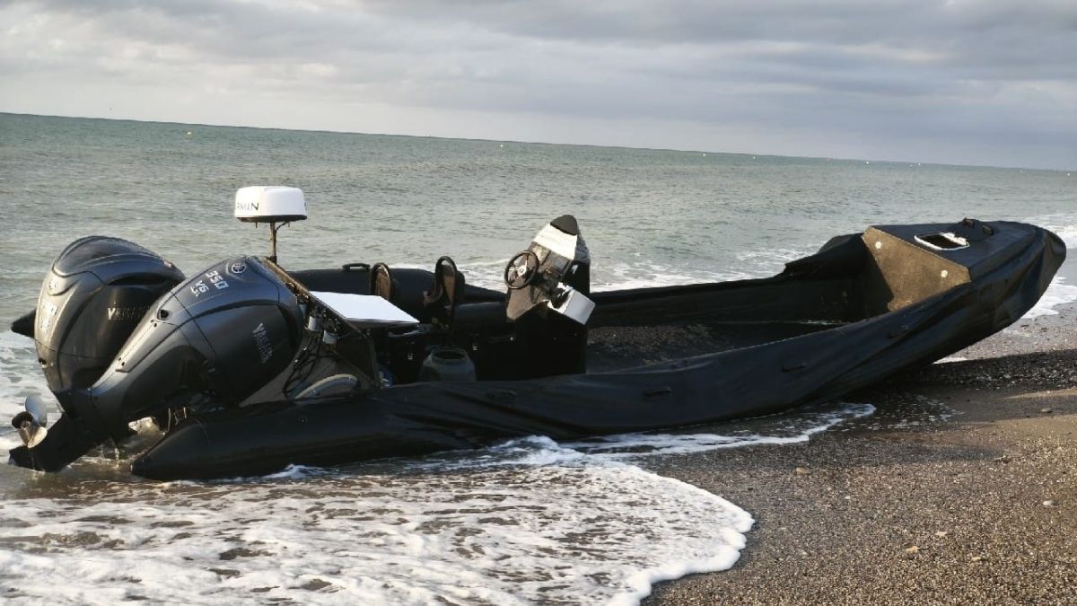 Denuncian la presencia «masiva» de narcolanchas en el litoral de Almería