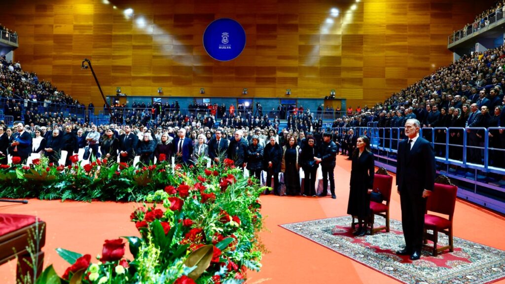 de pies funeral reyes