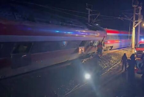 Al menos 21 muertos tras descarrilar dos trenes de alta velocidad cerca de Córdoba