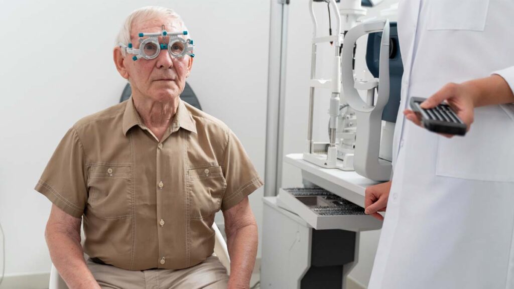 desprendimiento-vitreo-hombre-oculista