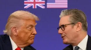 Starmer tilda de «insultantes» las palabras de Trump sobre el papel de la OTAN en Afganistán