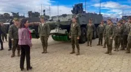 El Ejército recibe los primeros 40 blindados 8x8 'Dragón' tras el ultimátum de Robles