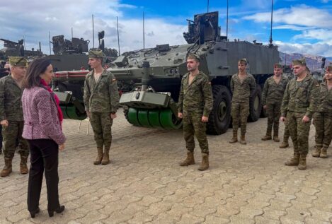 El Ejército recibe los primeros 40 blindados 8x8 'Dragón' tras el ultimátum de Robles