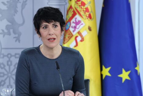 El Gobierno aprueba la regularización de inmigrantes pactada con Podemos