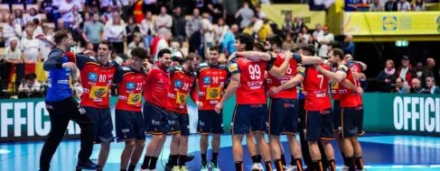 Los 'Hispanos' tumban a Francia en el Europeo y siguen soñando con la clasificación al Mundial