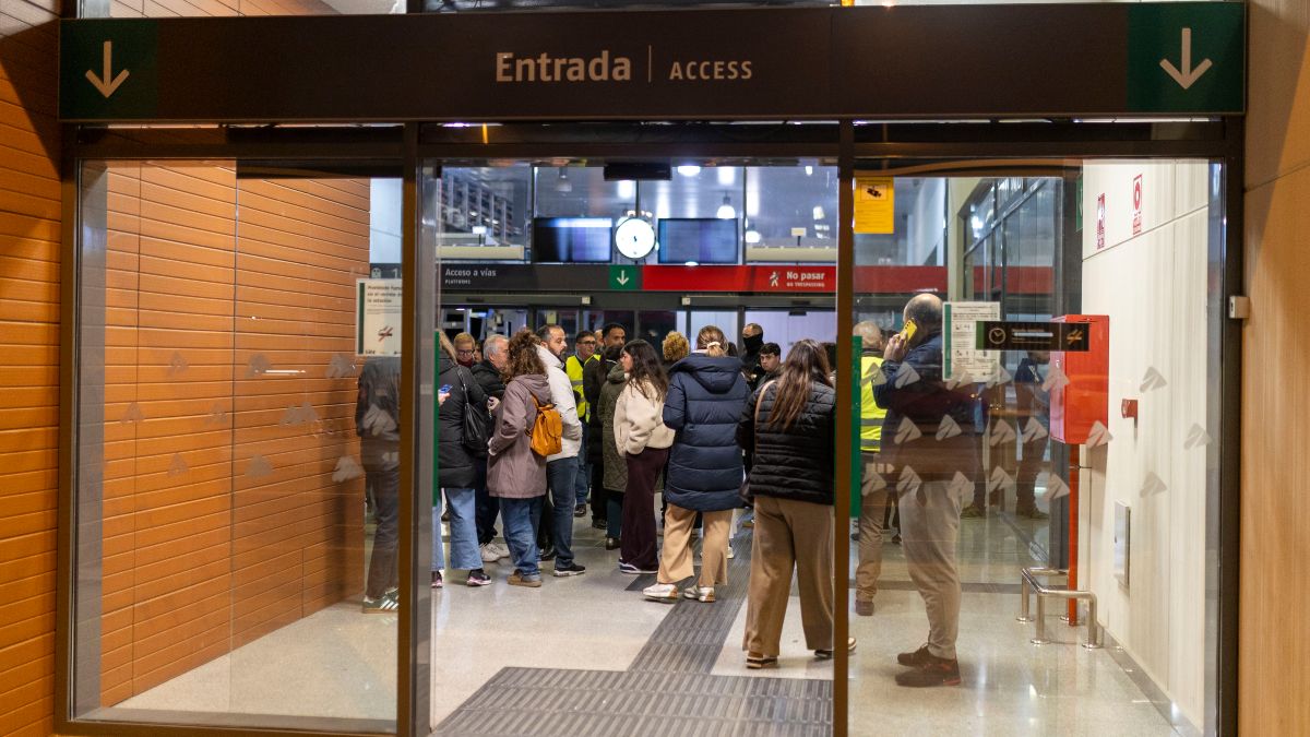 Renfe habilita un teléfono para informar a familiares y cambios y anulaciones gratuitos