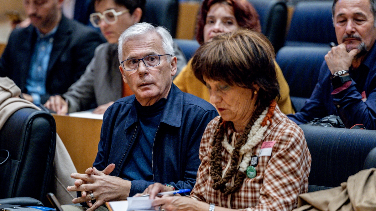 Garzón y Rosell, entre los firmantes de un manifiesto contra el ataque a Venezuela