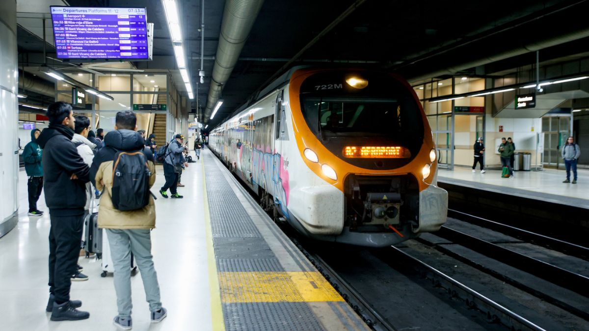 Un fallo del nuevo software en el centro de control de ADIF originó el parón en Rodalies