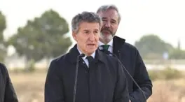 Feijóo califica de «irresponsabilidad descomunal» la regularización masiva