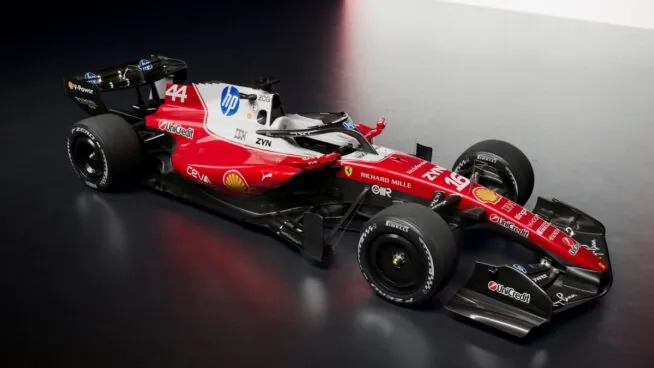Ferrari echa una mirada al pasado en la presentación del nuevo SF-26