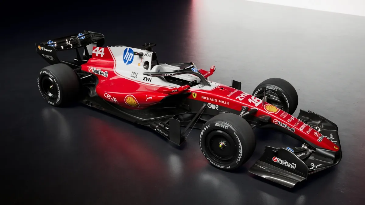 Ferrari echa una mirada al pasado en la presentación del nuevo SF-26