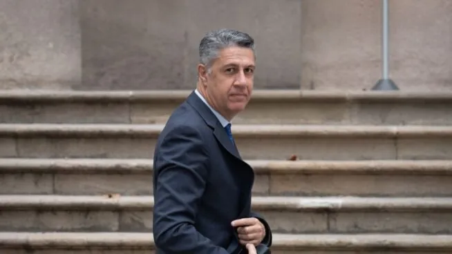 La Fiscalía investiga a Albiol por el desalojo del instituto de Badalona ocupado por inmigrantes