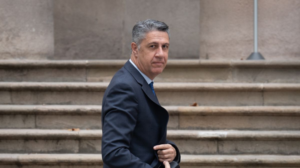 La Fiscalía investiga a Albiol por el desalojo del instituto de Badalona ocupado por inmigrantes