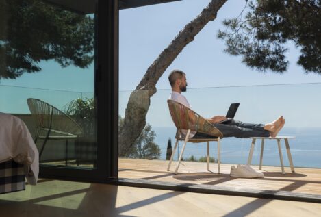 El tiempo que no pasa lista